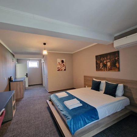 Albert Hotel Rosu Экстерьер фото