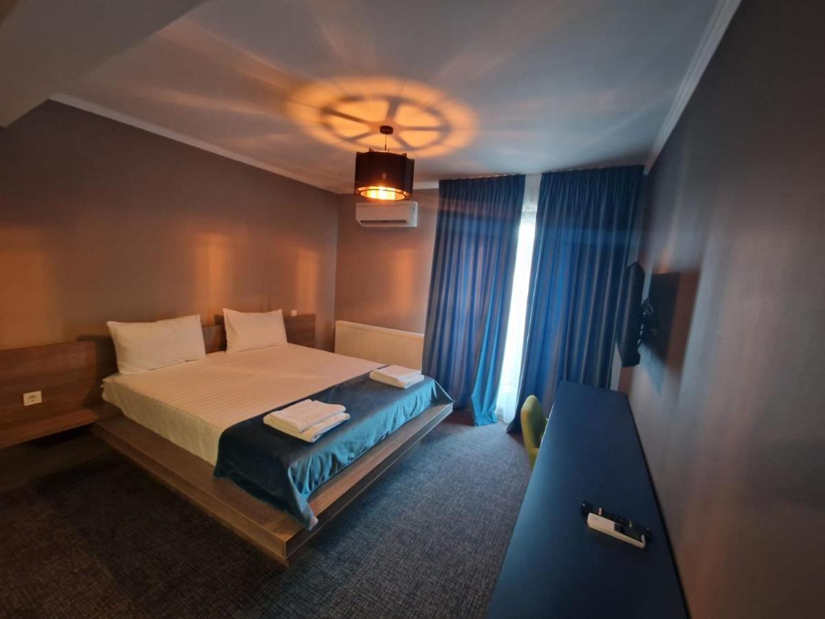 Albert Hotel Rosu Экстерьер фото