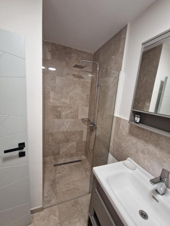 Albert Hotel Rosu Экстерьер фото